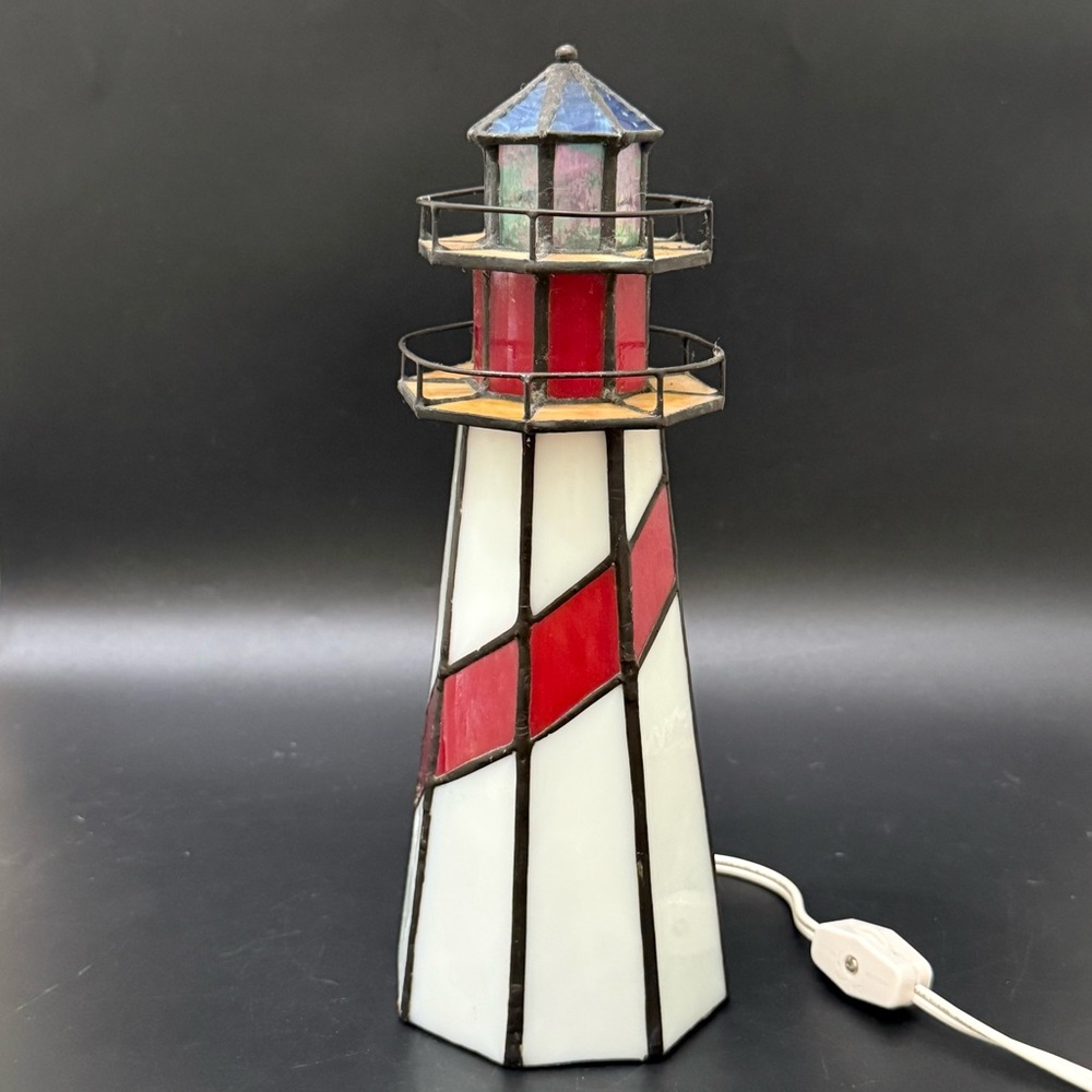 Vintage DALE TIFFANY Stained Glass Lighthouse Lamp 10” Table Desk Lamp - Picture 5 of 17